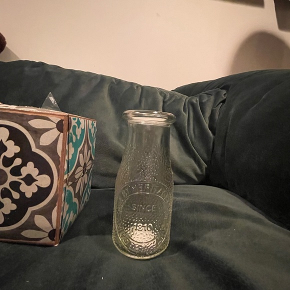 Glass milk jugs - Picture 1 of 2